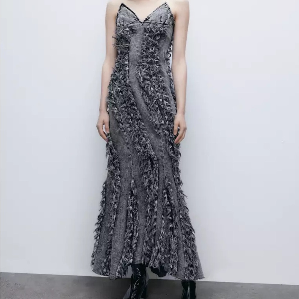 URBAN REVIVO Gray V Neck Ruffled Tiered Strapless Denim Gown